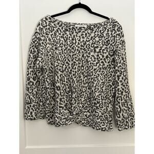 Skyes The Limit Woman Black, Cream, Gold Accent Pullover Sweater. Size 1X